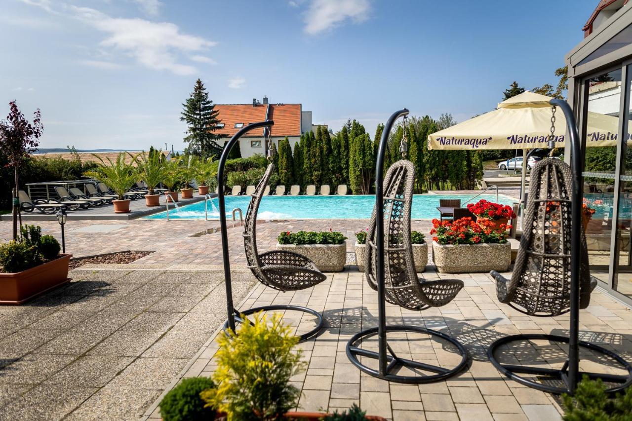 Vinosseum Bor- Es Apartmanhaz Sopron Dış mekan fotoğraf