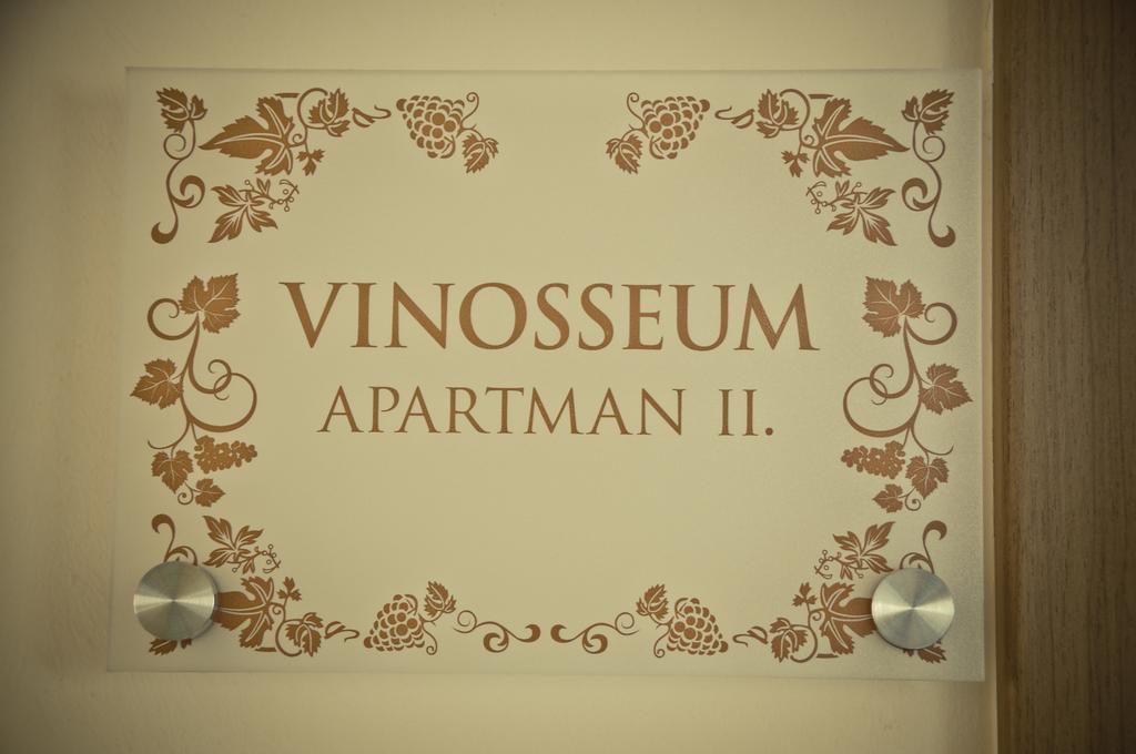 Vinosseum Bor- Es Apartmanhaz Sopron Dış mekan fotoğraf